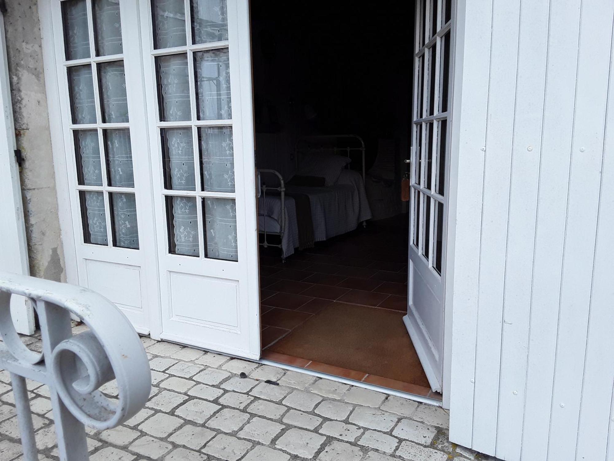 Bed and Breakfast Domaine Les Galards Le Garde Exterior foto