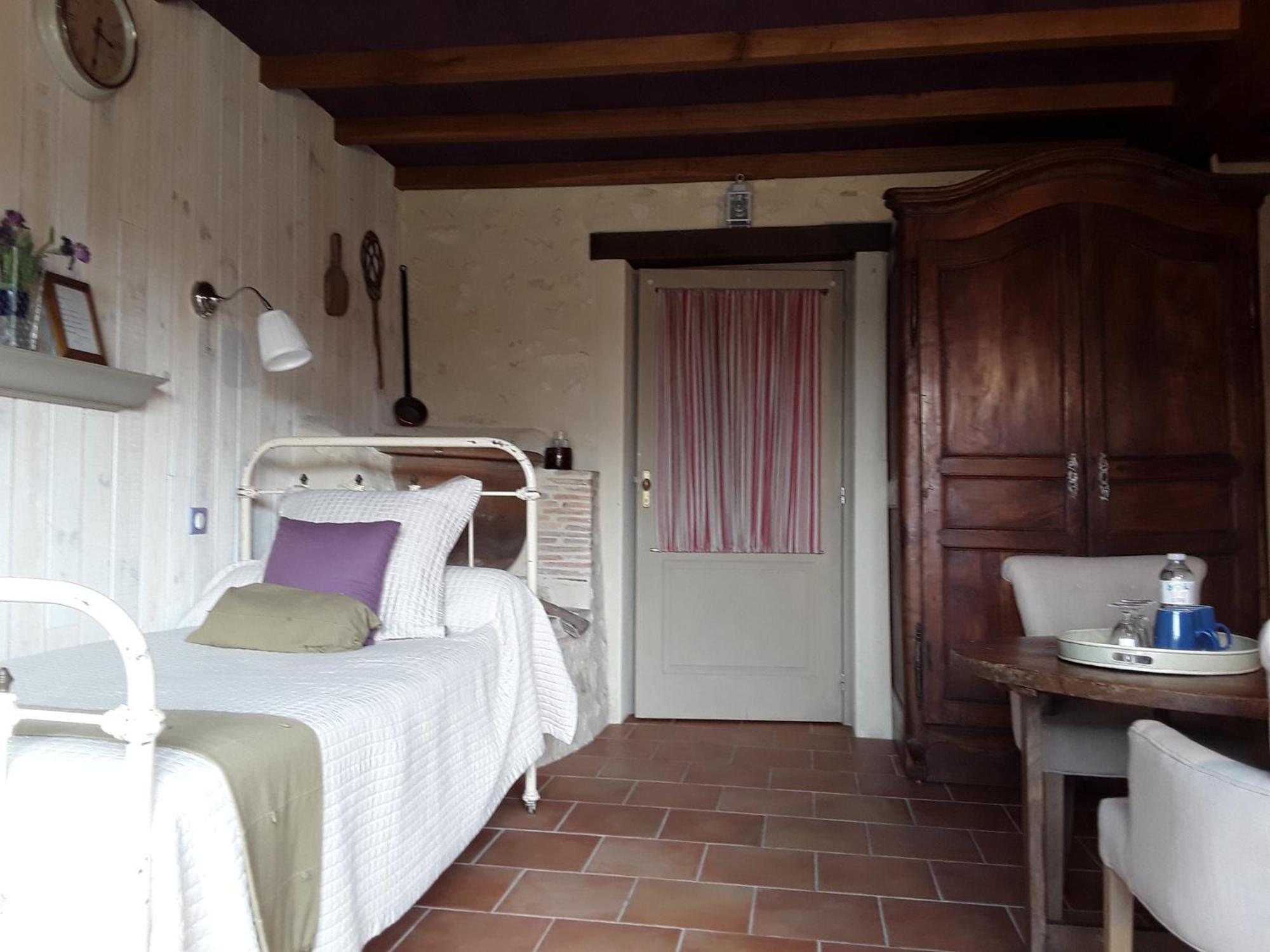 Bed and Breakfast Domaine Les Galards Le Garde Exterior foto