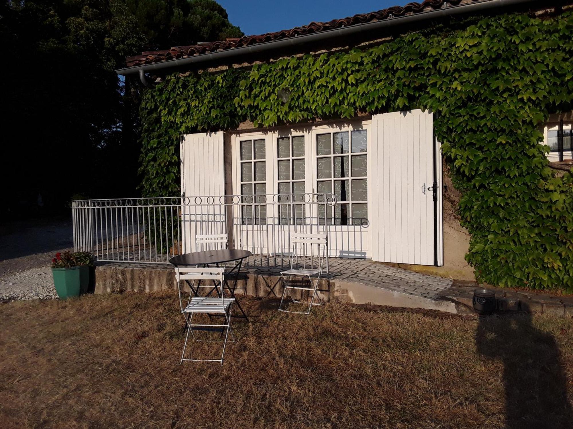 Bed and Breakfast Domaine Les Galards Le Garde Exterior foto