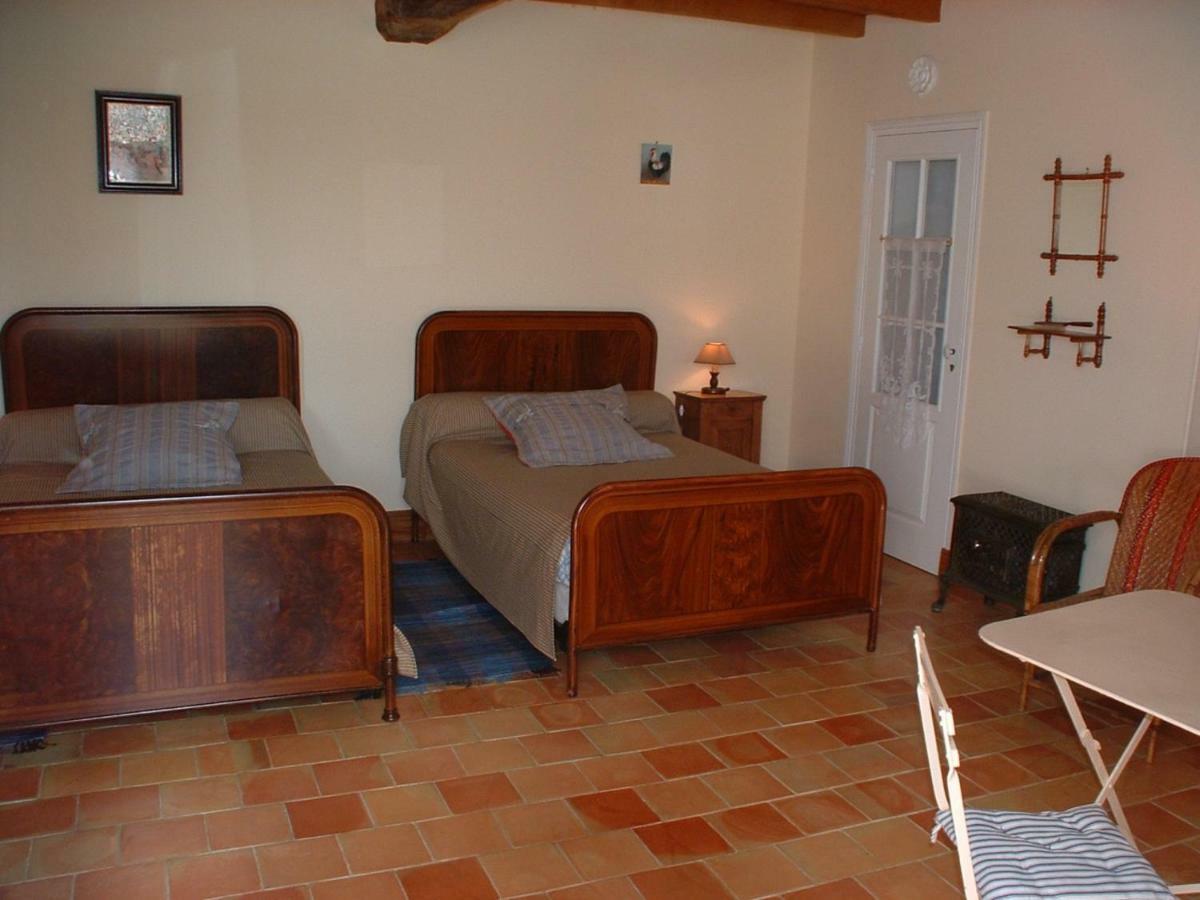 Bed and Breakfast Domaine Les Galards Le Garde Exterior foto